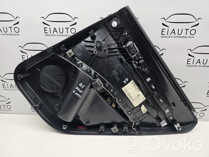 Audi Q5 SQ5 Takaoven verhoilu 8R0867305