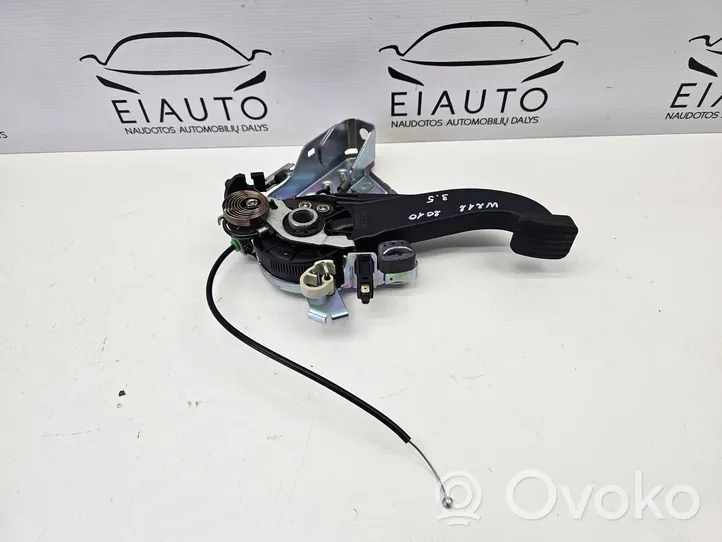 Mercedes-Benz E W212 Rankinio mechanizmas (salone) A2044200084