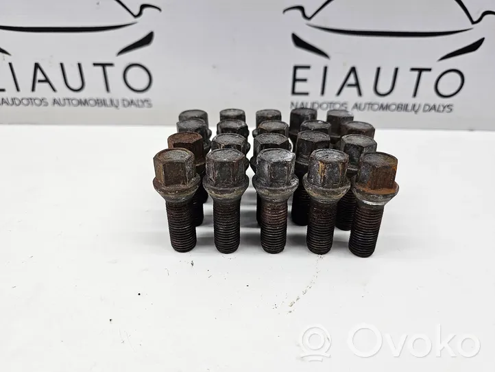 Audi A6 S6 C6 4F Mutterit/pultit 