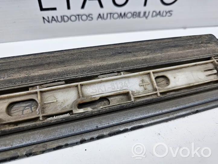 Audi A6 S6 C6 4F Listwa drzwi przednich SK16134
