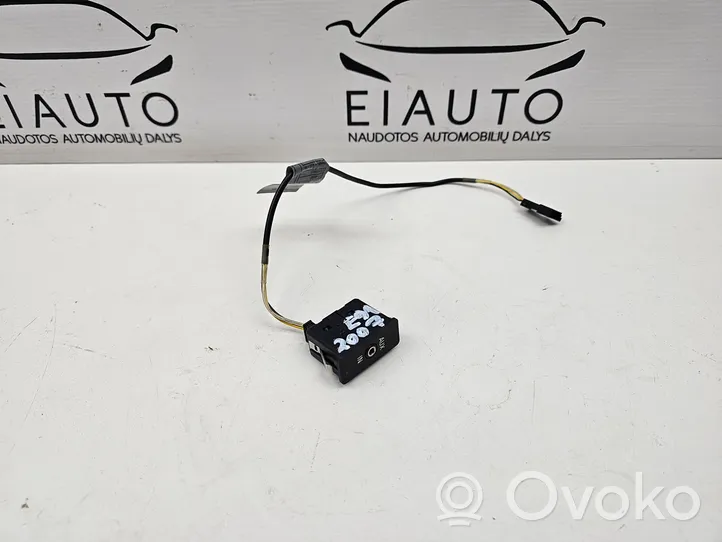 BMW 3 E90 E91 AUX in-socket connector 6930561