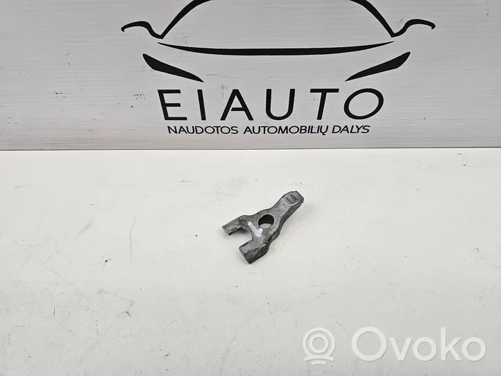 BMW 3 E90 E91 Fuel Injector clamp holder 