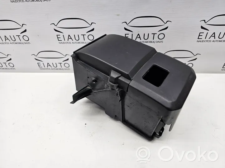 Volvo V50 Akumuliatoriaus dėžė 30667941