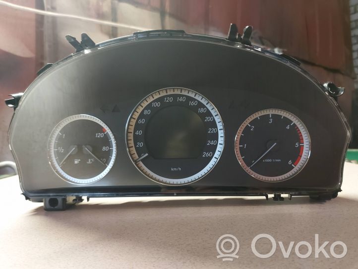 Mercedes-Benz C W204 Compteur de vitesse tableau de bord A2049002005