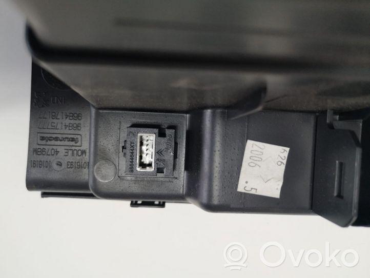 Peugeot 308 USB-pistokeliitin 9684176177