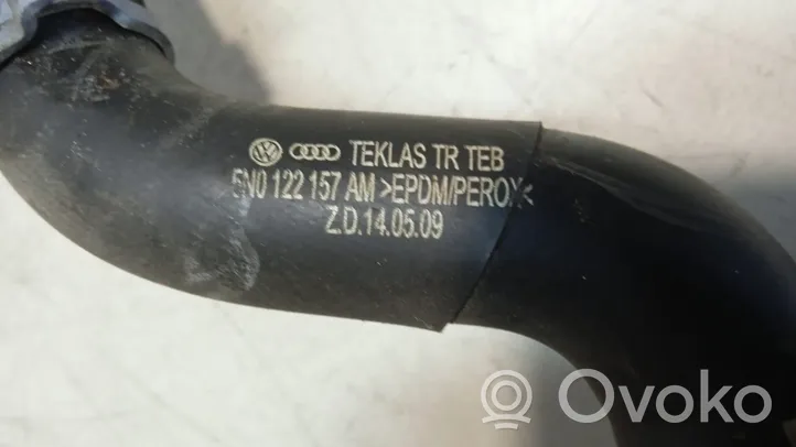 Audi Q3 8U Tuyau de liquide de refroidissement moteur 