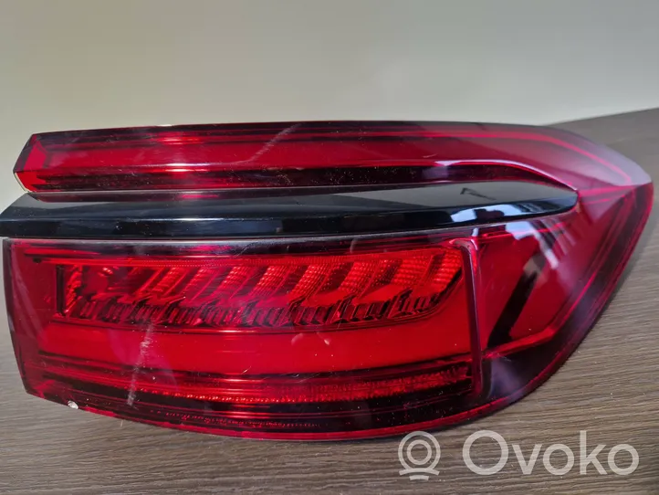 Audi A8 S8 D5 Lampa tylna 4N0945092E