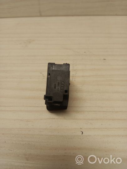 Audi A4 S4 B8 8K Hazard light switch 