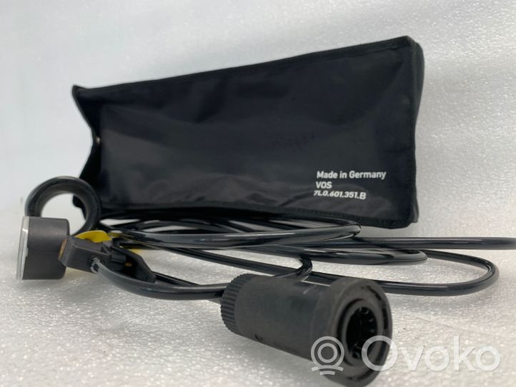 Volkswagen Touareg I Tire air pump compressor 7L0601351B