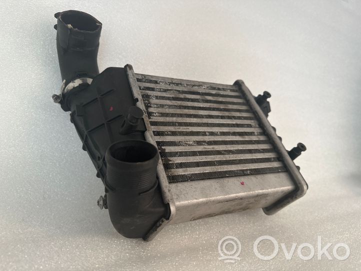 Audi A4 S4 B5 8D Chłodnica powietrza doładowującego / Intercooler 8E0145805R