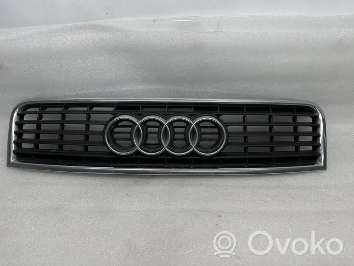 Audi A4 S4 B6 8E 8H Передняя решётка 8E0853651F