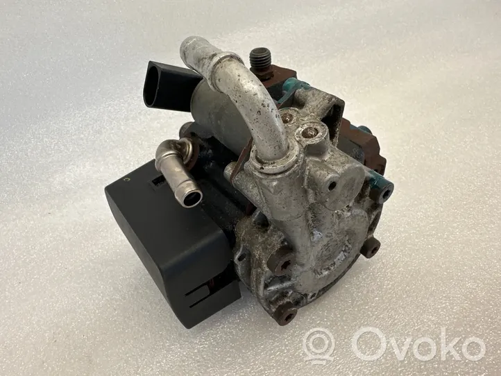 Skoda Fabia Mk2 (5J) Pompe d'injection de carburant à haute pression 03L130755E