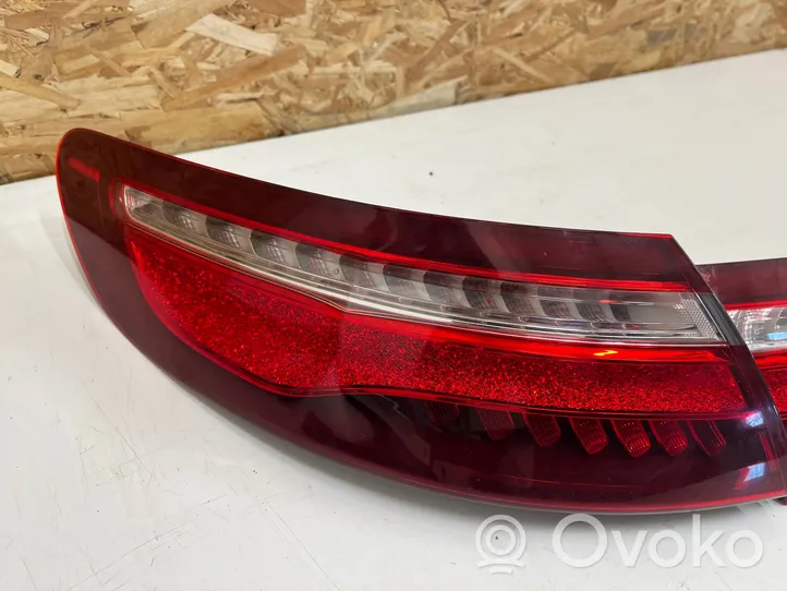 Mercedes-Benz E W238 Lampy tylne / Komplet A2389062101