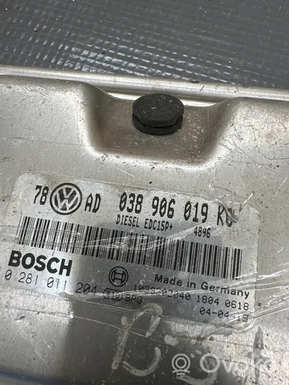 Volkswagen PASSAT B5.5 Variklio valdymo blokas 038906019KS