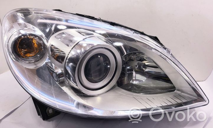 Mercedes-Benz B W245 Lampa przednia 0301220286