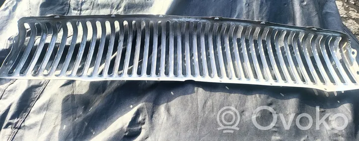 GAZ 21 Grille de calandre avant 