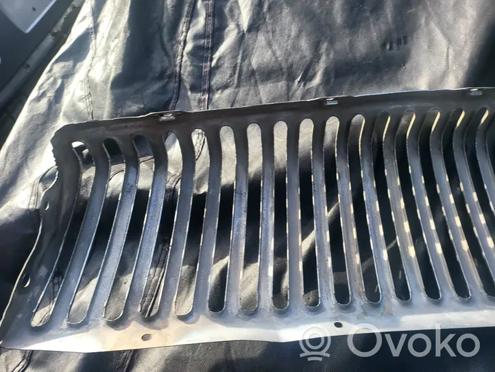 GAZ 21 Grille de calandre avant 