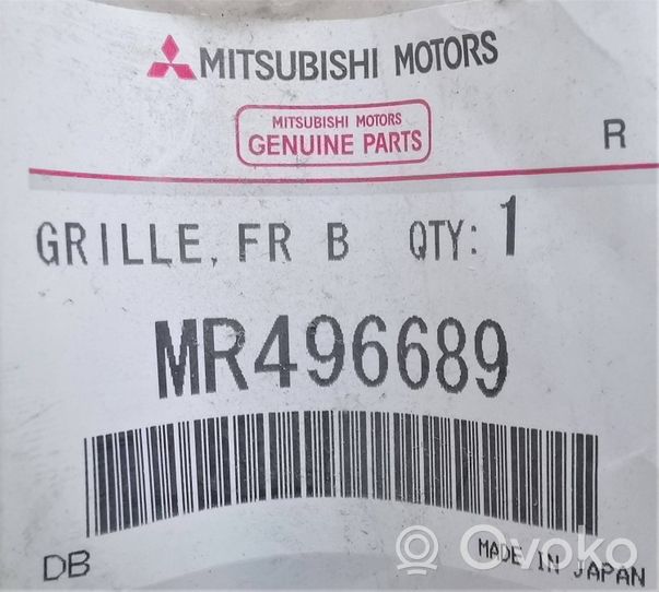 Mitsubishi Pajero Sport I Mascherina inferiore del paraurti anteriore MR496689