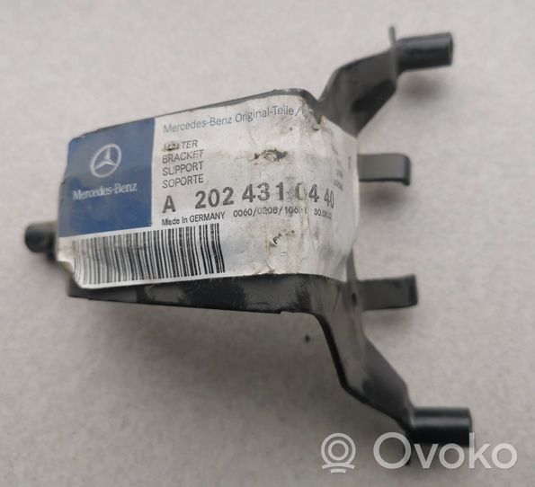 Mercedes-Benz C W202 Uchwyt / Mocowanie pompy ABS A2024310440