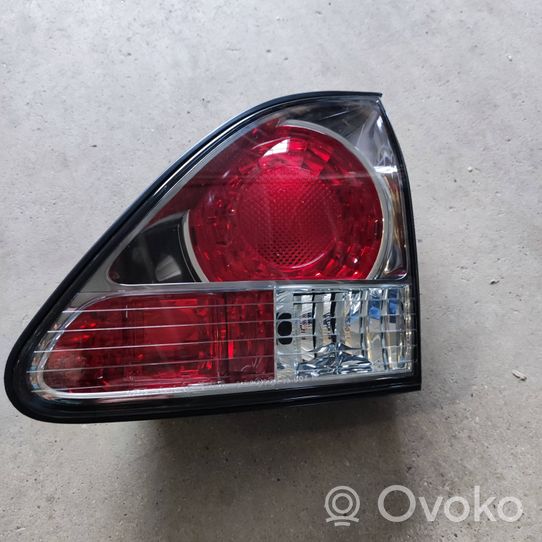 Lexus RX 300 Lampy tylnej klapy bagażnika 8158148040