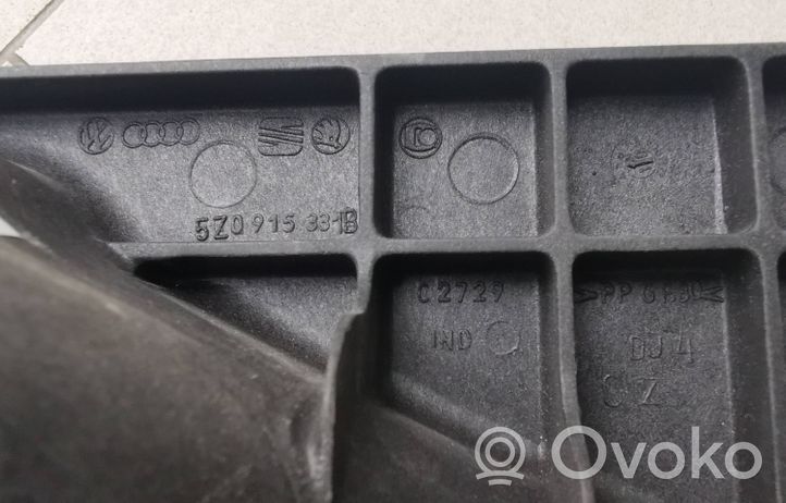 Volkswagen Polo V 6R Boîte de batterie 6Q0915331D