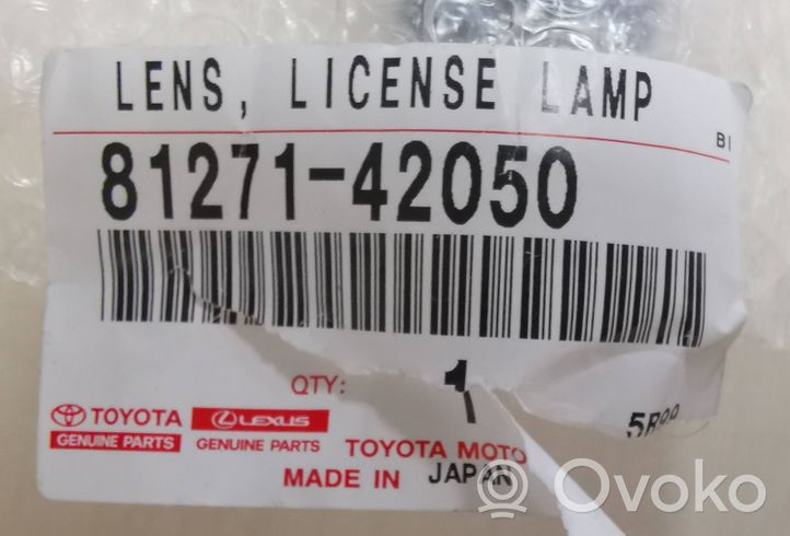 Toyota RAV 4 (XA30) Lampa oświetlenia tylnej tablicy rejestracyjnej 8127142050