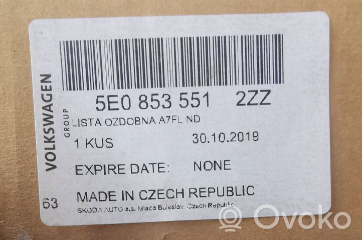 Skoda Octavia Mk3 (5E) Listwa zderzaka tylnego 5E0853551