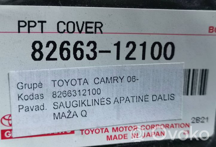 Toyota Camry Couvercle de boîte à fusibles 8266312100