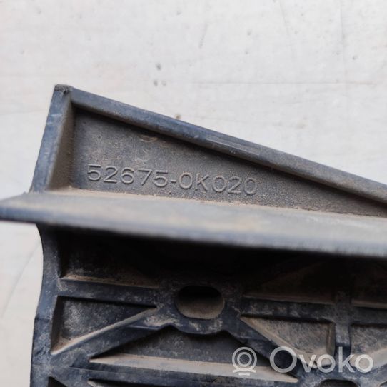 Toyota Hilux (AN120, AN130) Front bumper mounting bracket 526750K020