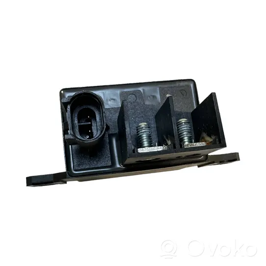 BMW 5 F10 F11 Coolant fan relay 7661503