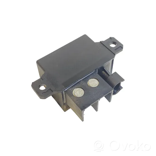 BMW 5 F10 F11 Coolant fan relay 7661503