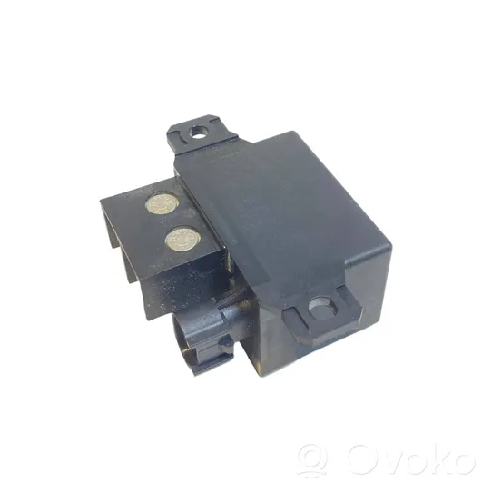 BMW 5 F10 F11 Coolant fan relay 7661503