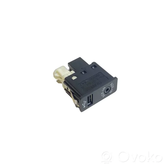 BMW 5 F10 F11 Connettore plug in AUX 9237654