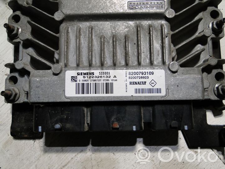 Renault Laguna III Блок управления двигателем ECU S122326132A