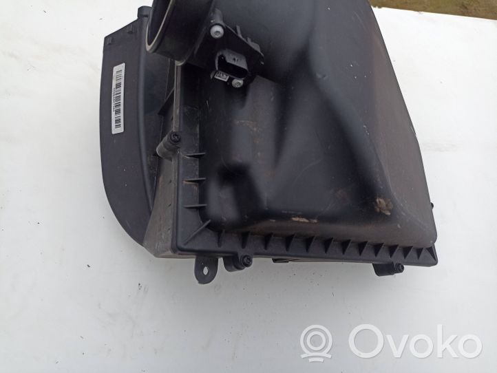 BMW 5 G30 G31 Scatola del filtro dell’aria 7643301