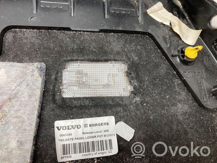 Volvo XC60 Apdaila bagažinės dangčio (komplektas) 000859
