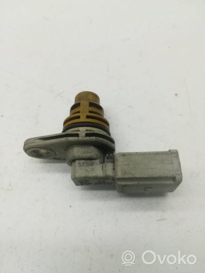 Volkswagen Touran I Camshaft position sensor 030907601D