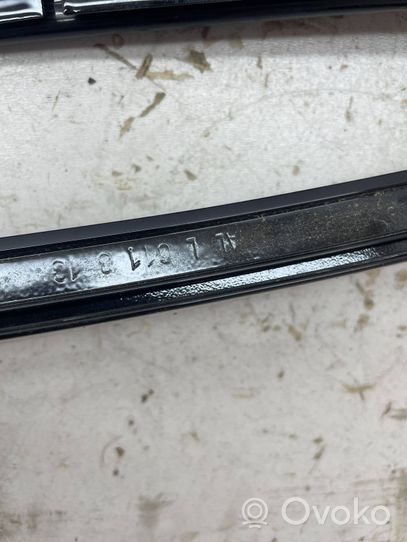 BMW 5 F10 F11 Rivestimento del vetro della portiera 7209715