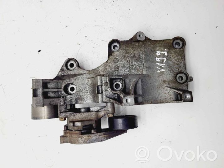 Volkswagen PASSAT B6 Supporto del generatore/alternatore 03g903143f