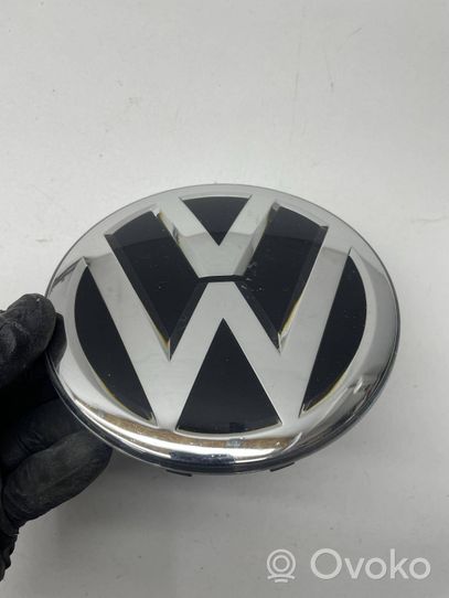 Volkswagen Polo VI AW Mostrina con logo/emblema della casa automobilistica 2G0853601C