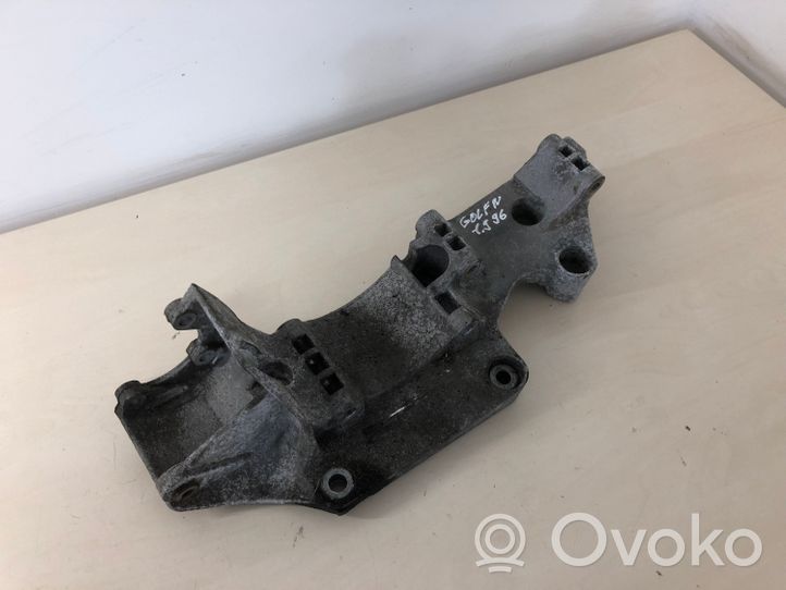 Volkswagen Golf V Mocowanie alternatora 045908143