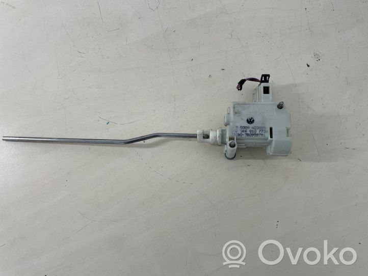 Volkswagen Golf VI Verrouillage du bouchon du réservoir de carburant 5K6810773A