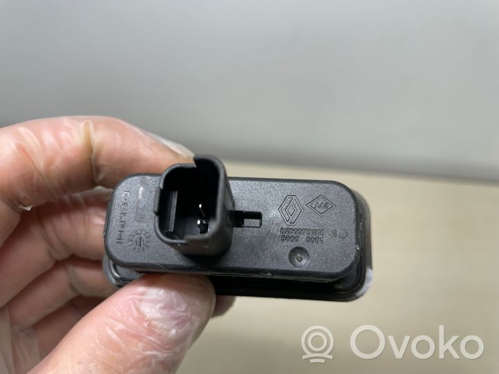 Renault Clio III Interruptor para abrir la puerta trasera 8200078256