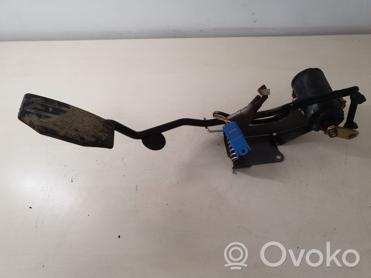 Opel Frontera B Accelerator throttle pedal 0281002604