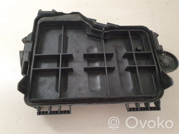 Audi A8 S8 D3 4E Coperchio scatola dei fusibili 4E1937128