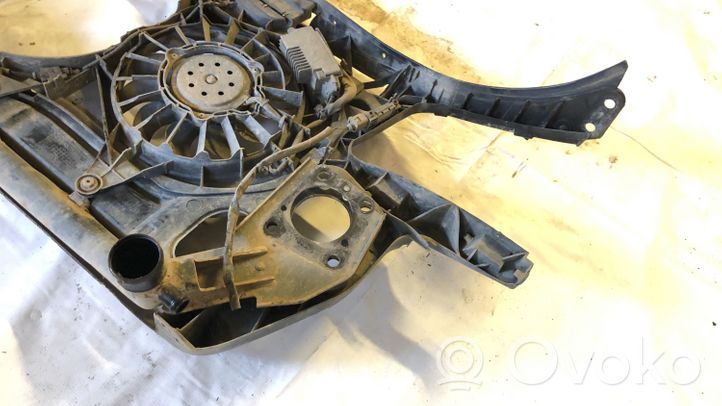 Audi A4 S4 B6 8E 8H Pannello di supporto del radiatore 8E0121205B