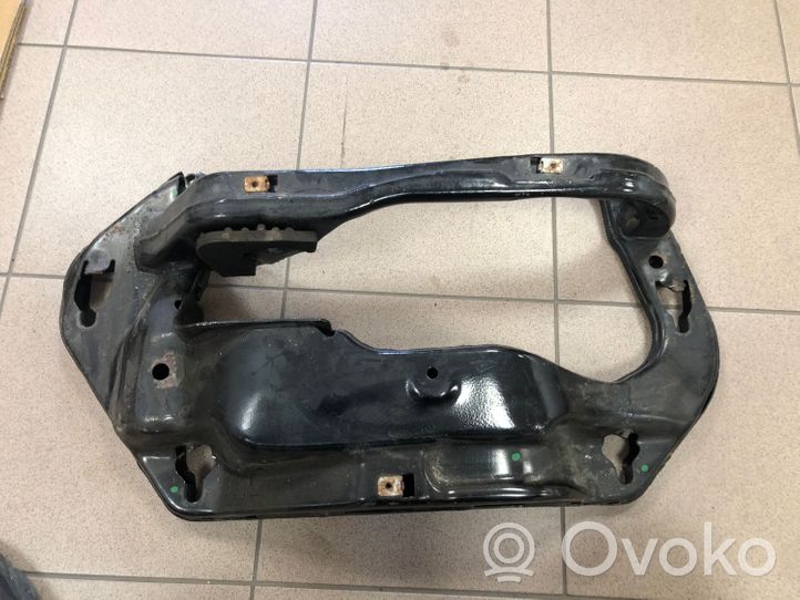 BMW X5 F15 Vaihdelaatikon kannake 6854188