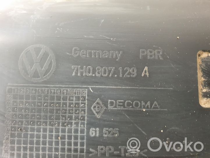 Volkswagen Transporter - Caravelle T5 Mocowanie narożnika zderzaka tylnego 7H0807129A
