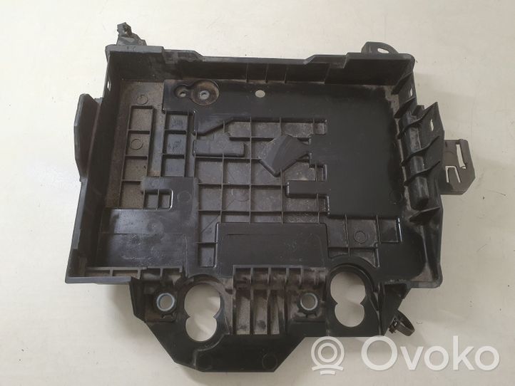 Renault Clio III Boîte de batterie 8200314273