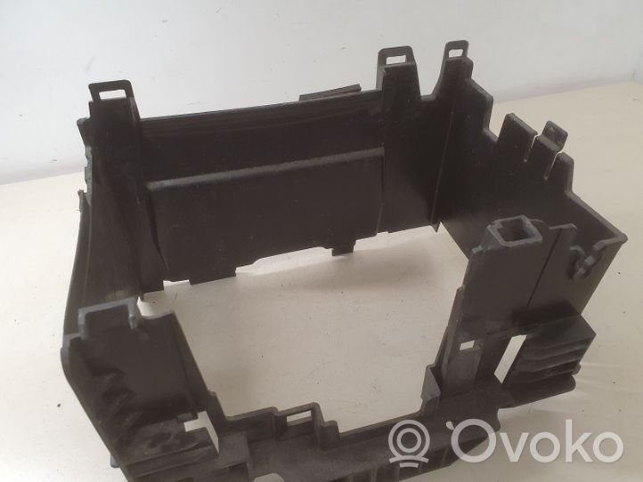 Renault Clio III Support boîte de batterie 8200314272